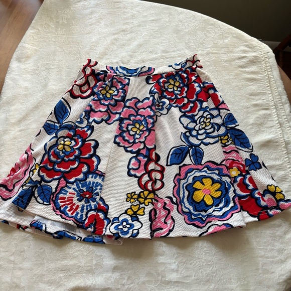 ❤️2/$15 or 3/$21❤️ NWT White Mark Bright Floral Flare Skirt, Size Large - Picture 5 of 12